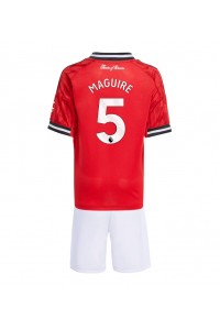 Manchester United Harry Maguire #5 Jalkapallovaatteet Lasten Kotipeliasu 2025-26 Lyhythihainen (+ Lyhyet housut)